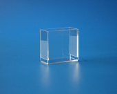 L: 105mm/B: 50mm/H: 105mm, 4mm glasklar. 2x abgekantet und verklebt, Kanten poliert