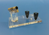 L: 200mm/B: 100mm/H: 70mm, 15mm glasklar, mit gefräster Halterung, inkl. Lasergravur, alle Kanten poliert