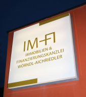 L: 1310mm/B: 1310mm/H: 70mm, 5mm opal GW66 (LD 30%), Kanten poliert und stumpf verklebt